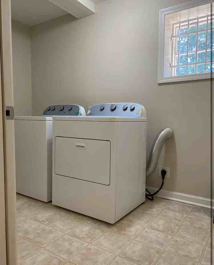 820 Hedge Drive - Photo 6 of 7