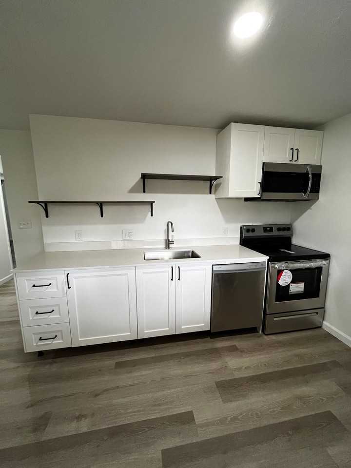 Jefferson Apartments - Photo 2 of 25