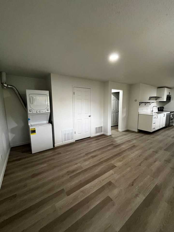 Jefferson Apartments - Photo 7 of 25