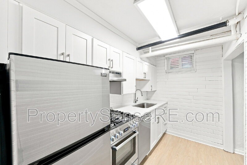 1120 S Logan St #14 - Photo 4 of 18