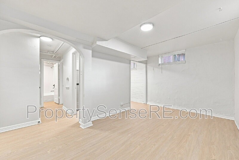 1120 S Logan St #14 - Photo 6 of 18