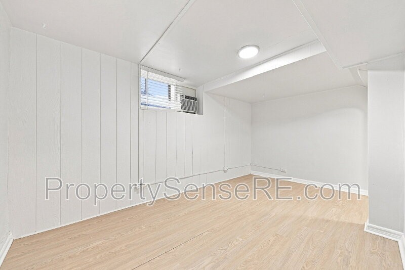 1120 S Logan St #14 - Photo 7 of 18
