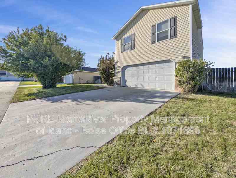 13822 Mesa St - Photo 2 of 18