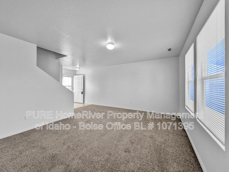13822 Mesa St - Photo 3 of 18