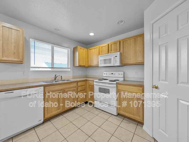 13822 Mesa St - Photo 7 of 18