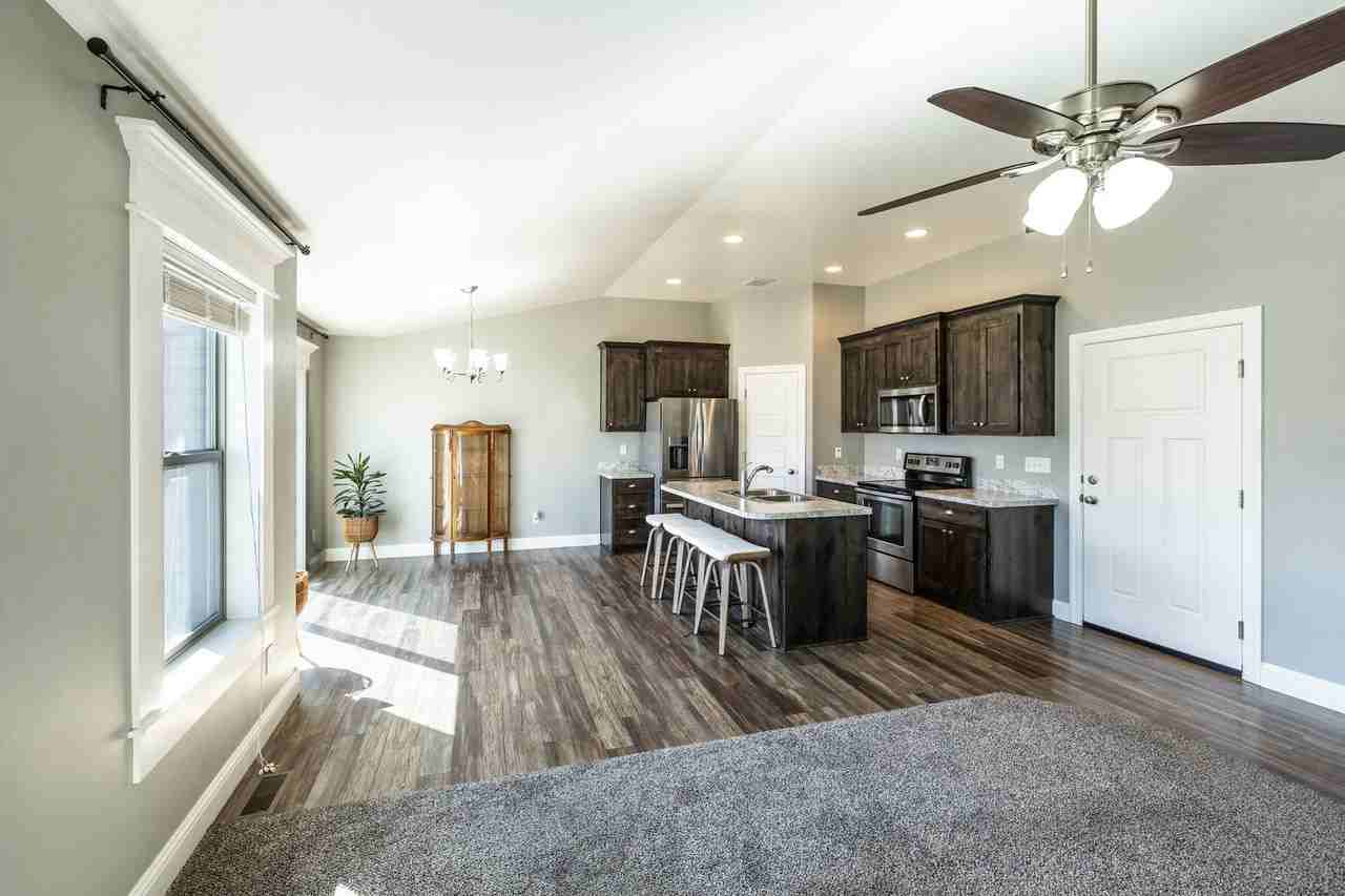 5172 Ryanne Way - Photo 4 of 39