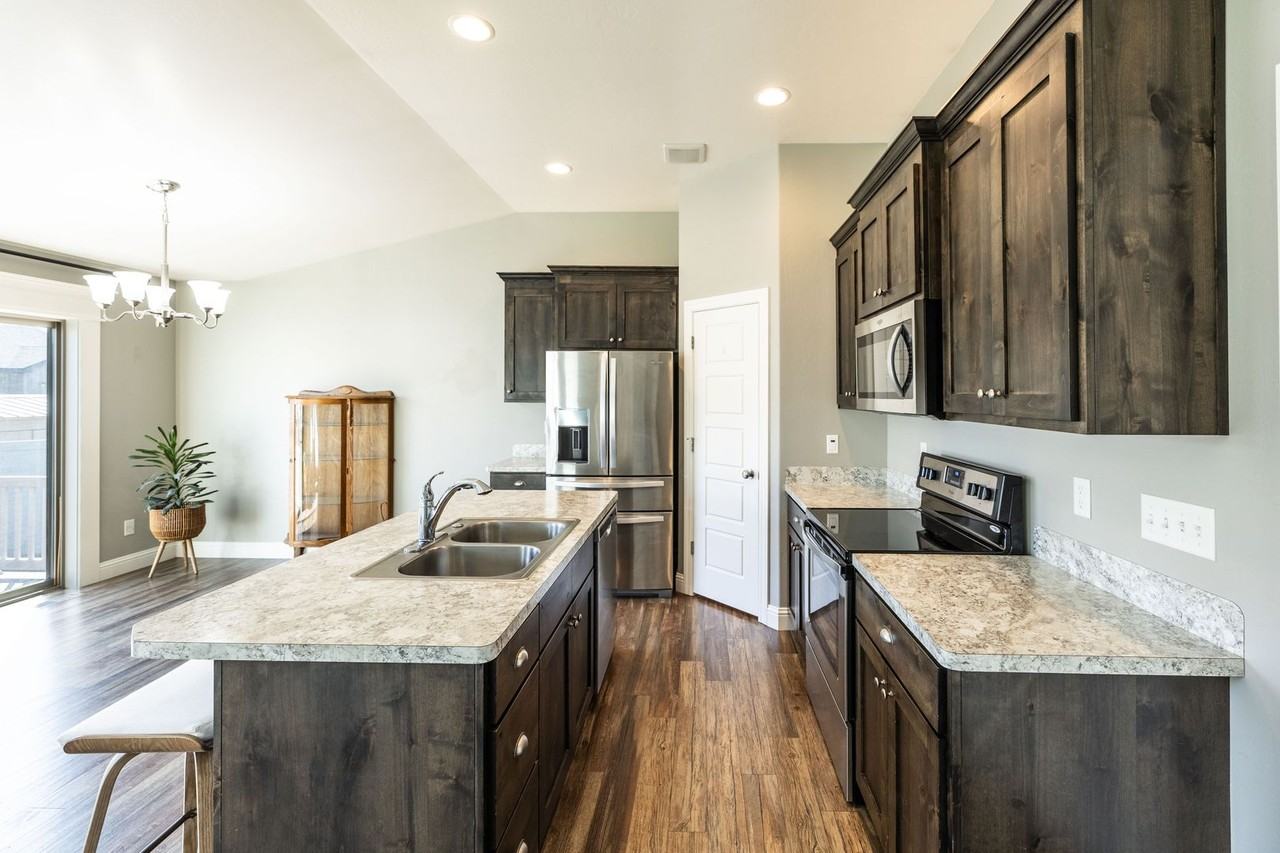 5172 Ryanne Way - Photo 6 of 39