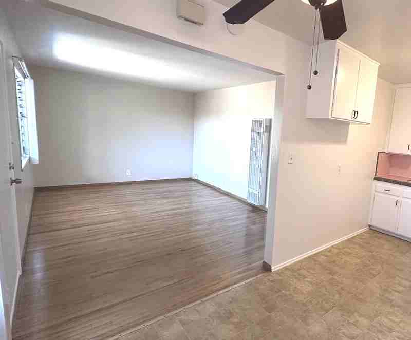 3728 Ingraham St - Photo 2 of 14