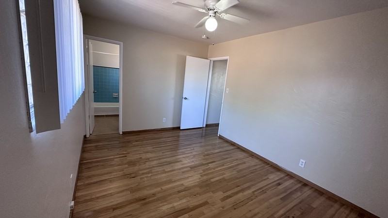 3728 Ingraham St - Photo 4 of 14