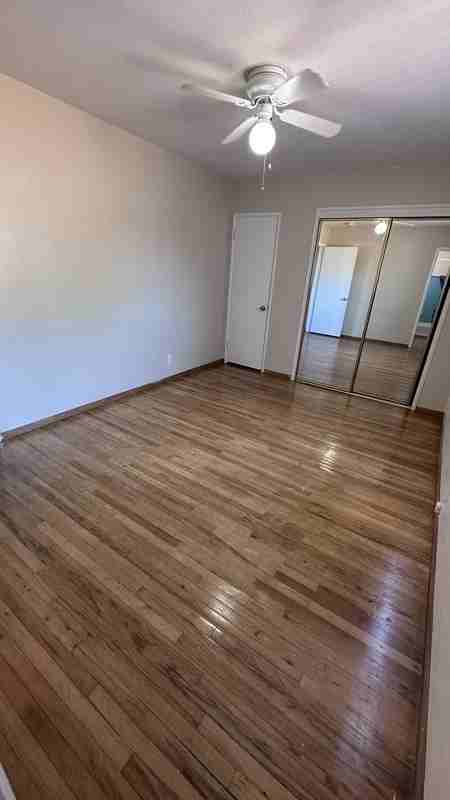 3728 Ingraham St - Photo 6 of 14