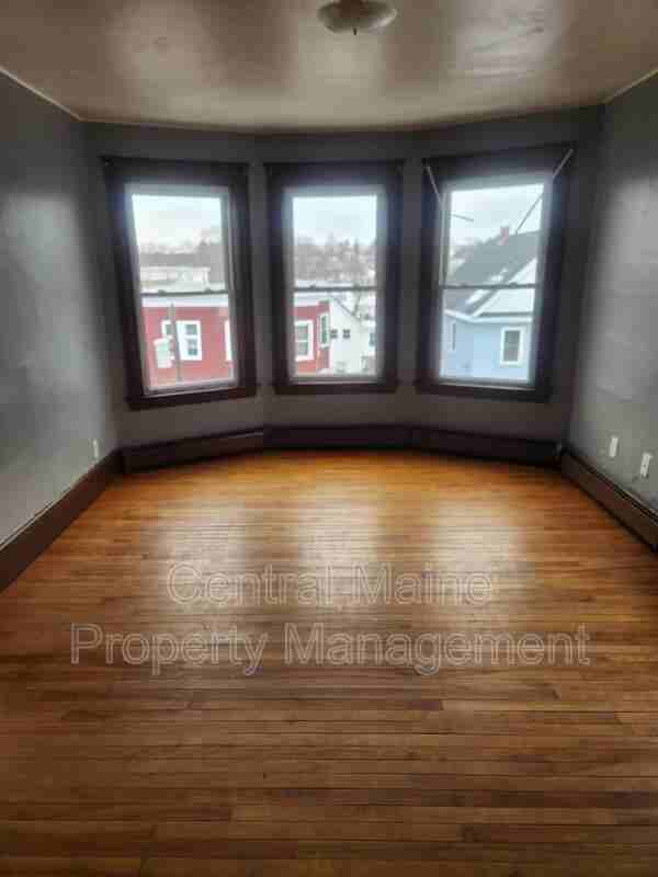 131 Horton St #4 - Photo 3 of 7