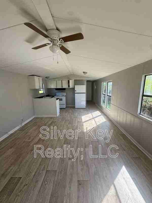 535 Old Mine Rd #4 - Photo 3 of 17