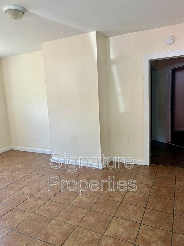 1014 Adele St - Photo 2 of 12