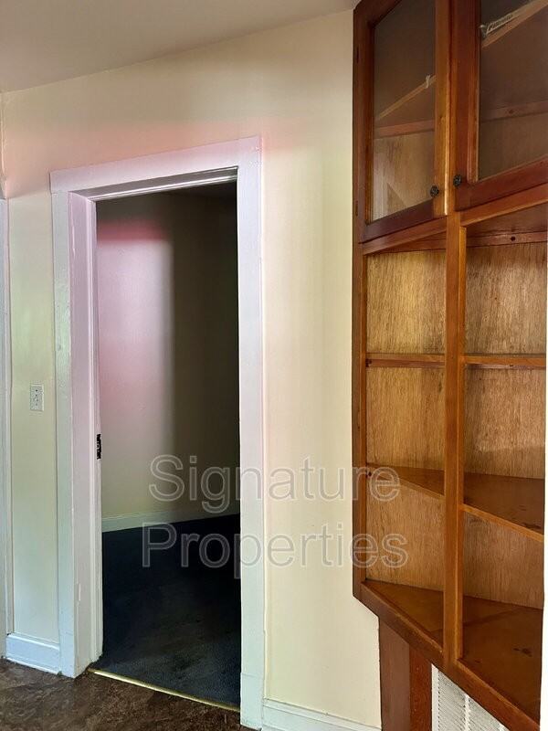 1014 Adele St - Photo 6 of 12