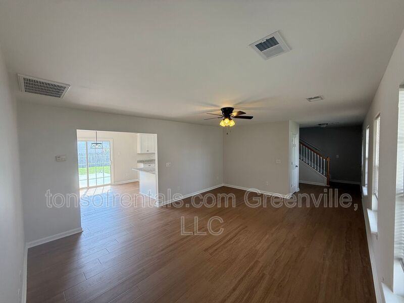 151 Bellweather Dr - Photo 4 of 29