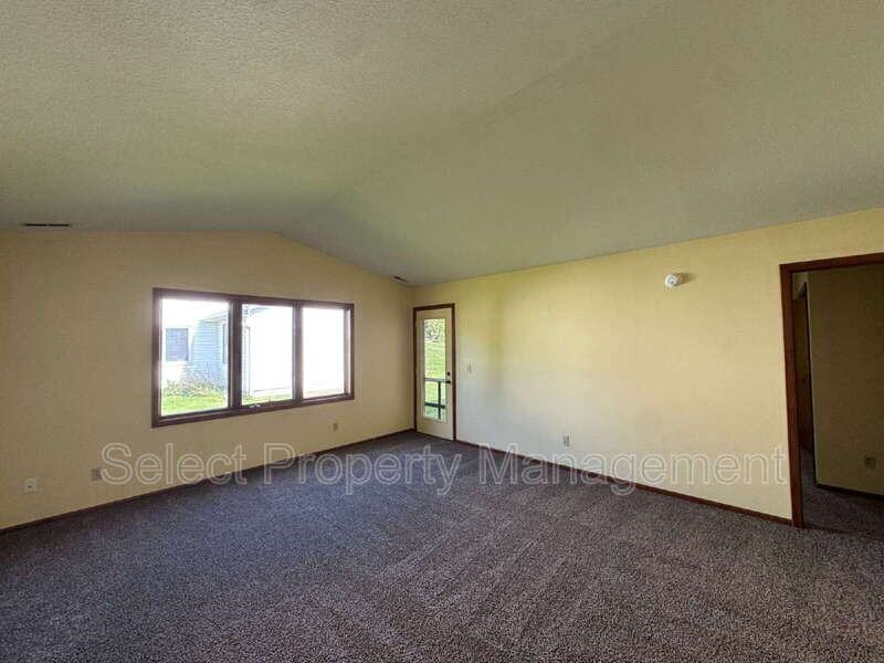 1504 Flagstone Dr - Photo 2 of 14