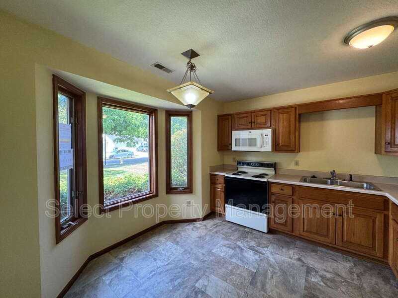 1504 Flagstone Dr - Photo 5 of 14