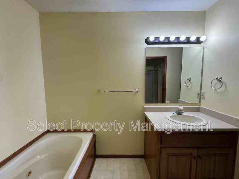 1504 Flagstone Dr - Photo 6 of 14