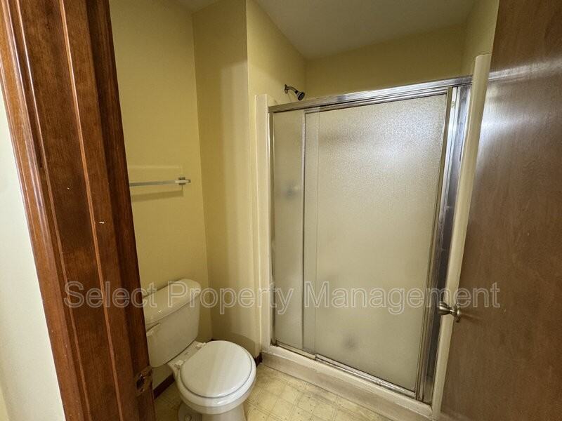 1504 Flagstone Dr - Photo 7 of 14
