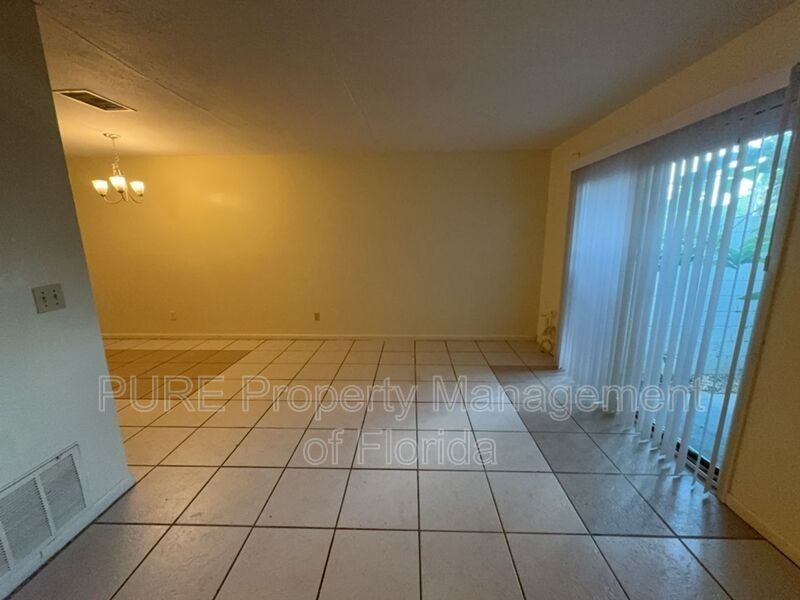 1970 Sestreet Rd #D - Photo 5 of 36