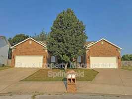 featured image of 717 E Watermill Cir