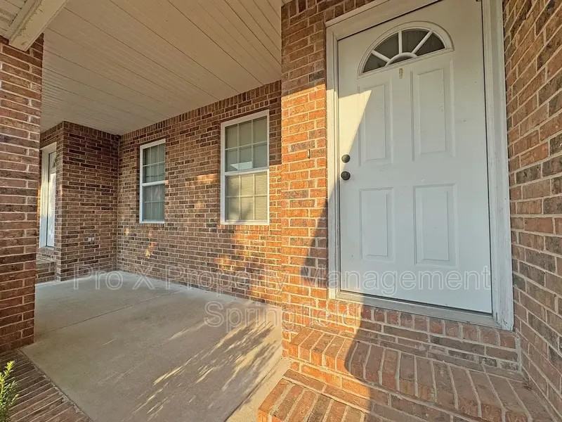 717 E Watermill Cir - Photo 2 of 16