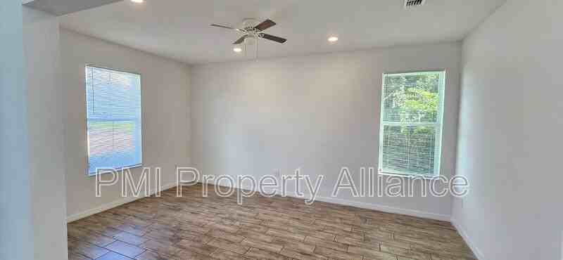 365 Blue Lake Cir - Photo 5 of 20