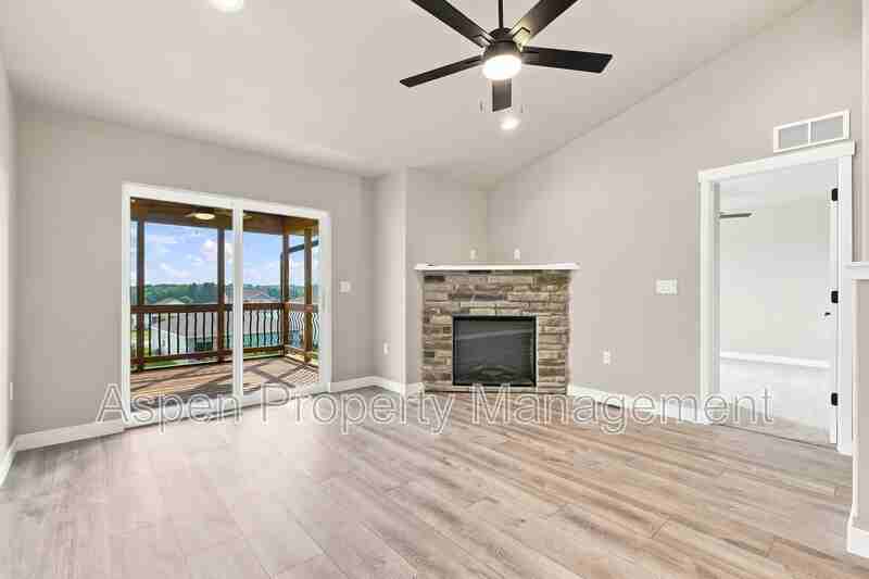 3165 Lampe Ln #B - Photo 3 of 19