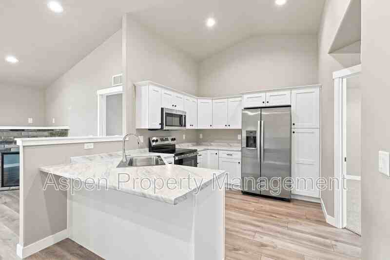3165 Lampe Ln #B - Photo 4 of 19