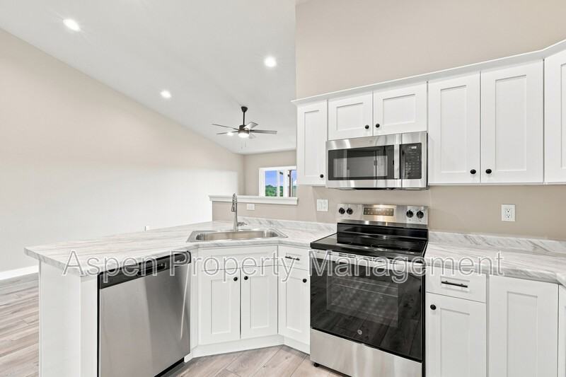 3165 Lampe Ln #B - Photo 5 of 19