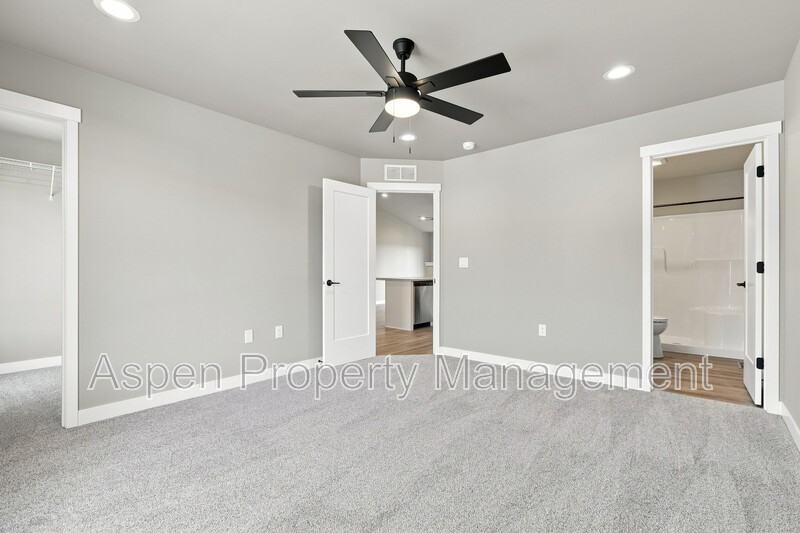 3165 Lampe Ln #B - Photo 7 of 19