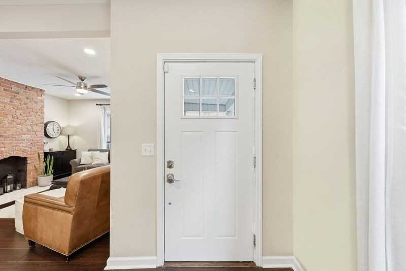 621 Reinhard Ave - Photo 3 of 26