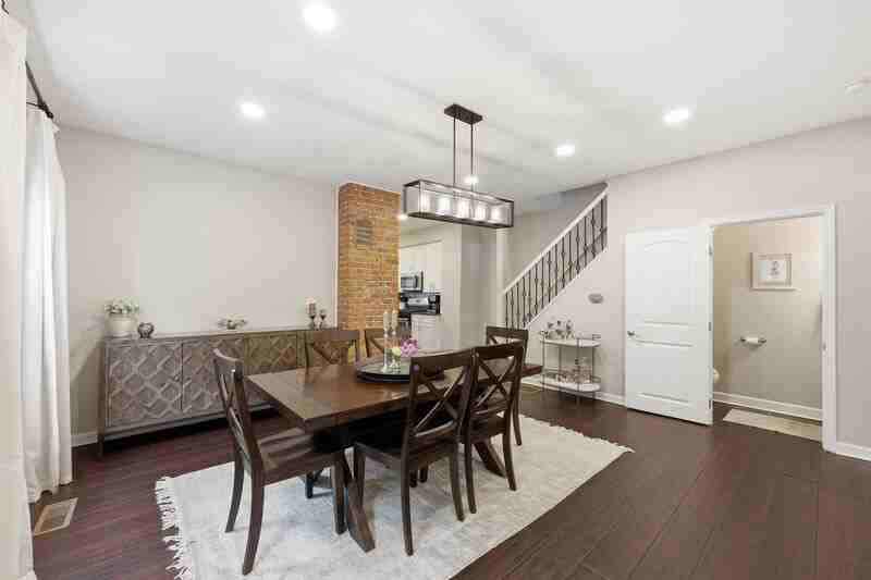 621 Reinhard Ave - Photo 4 of 26