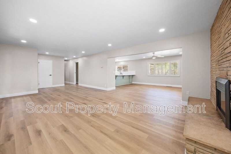 1934 S Juniper St - Photo 6 of 33