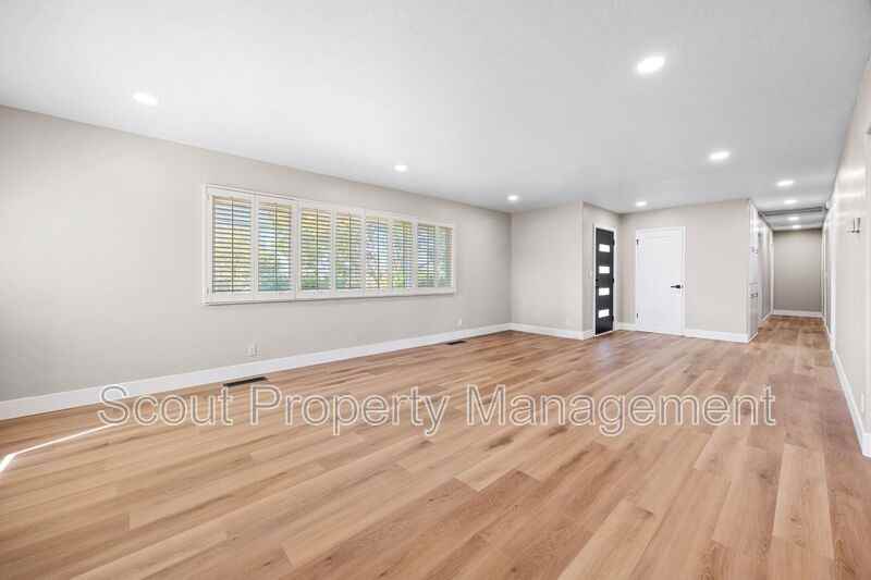 1934 S Juniper St - Photo 7 of 33