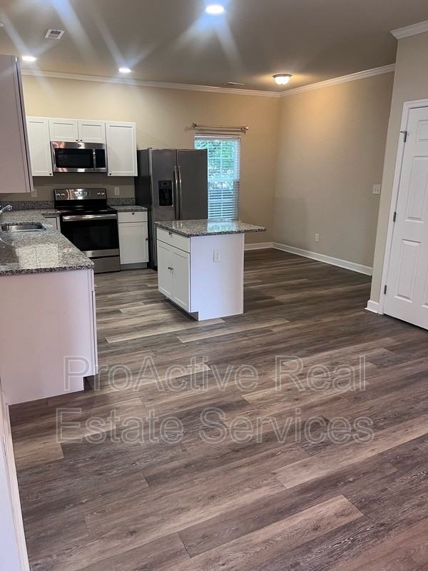 2103 Shell Rd - Photo 3 of 14