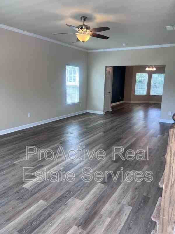 2103 Shell Rd - Photo 6 of 14