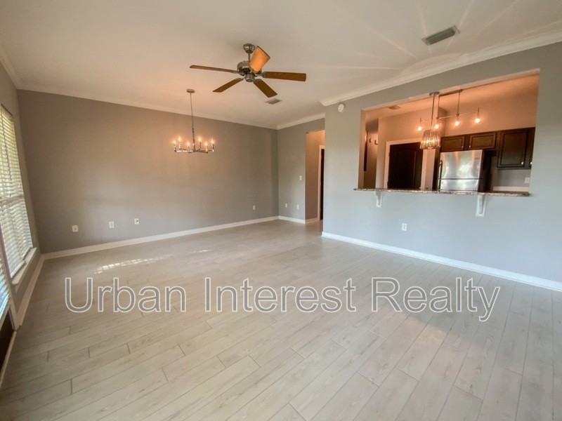 421 Twin Lakes Ln - Photo 6 of 18