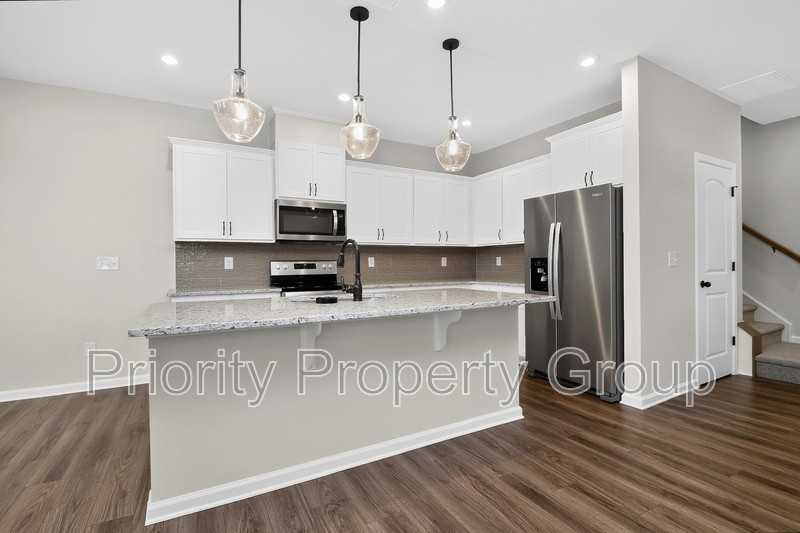 9208 Northfield Crossing Dr - Photo 4 of 34