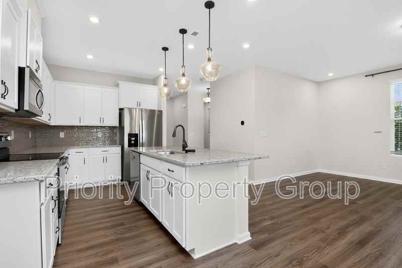 9208 Northfield Crossing Dr - Photo 5 of 34