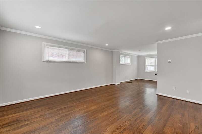 8611 Ellen Ct - Photo 4 of 29