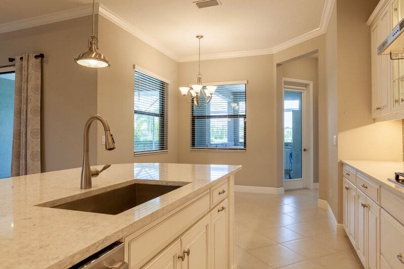 13927 Old Creek Ct - Photo 7 of 50