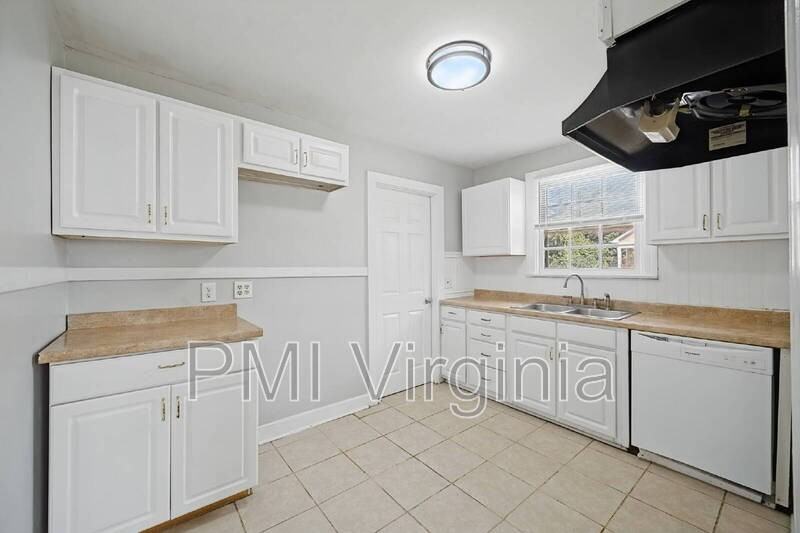 3841 Chatham Cir #A - Photo 3 of 23