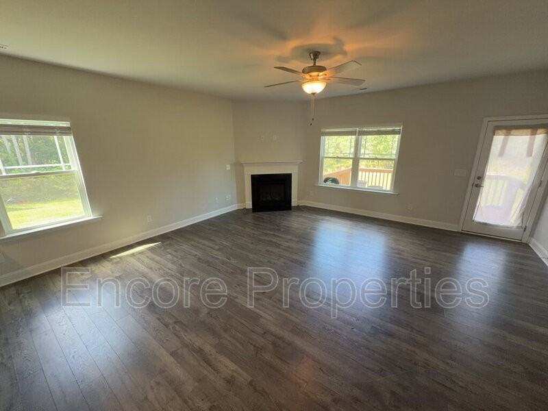38 Knotty Pine Dr - Photo 4 of 22