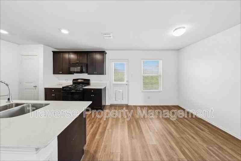 14421 Artisan Dr - Photo 6 of 25
