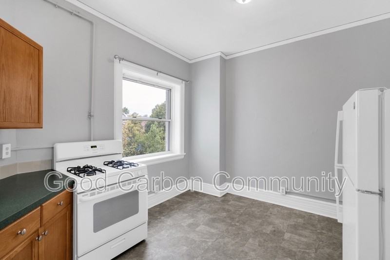 401 Delaware Ave #303 - Photo 7 of 17