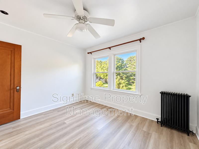 245 E Irvin Ave