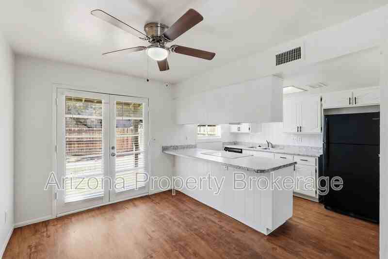 245 E Vine Cir - Photo 2 of 20
