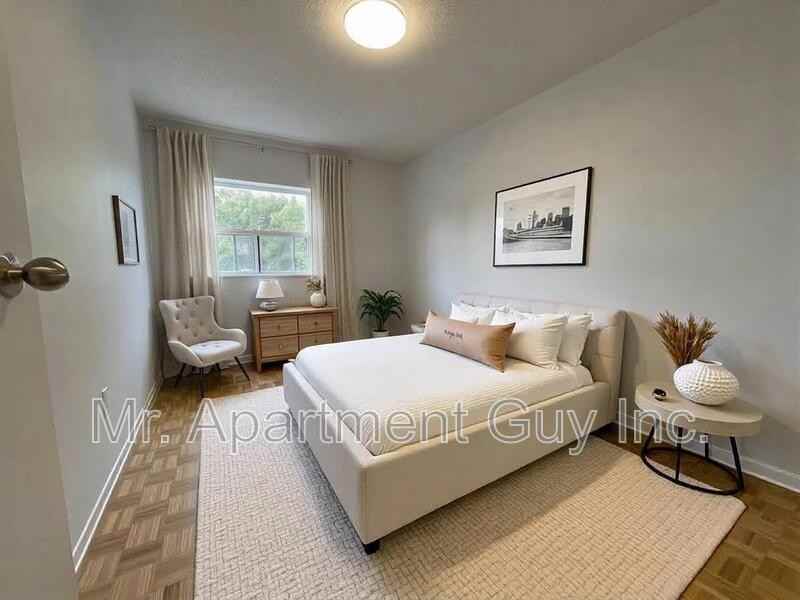 1357 Woodbine Ave - Photo 4 of 8