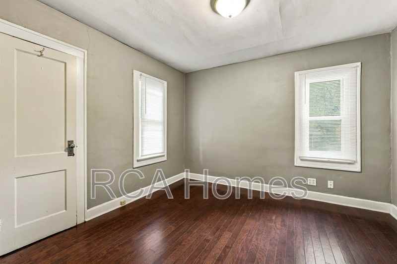 1126 E Bradbury Ave - Photo 4 of 8